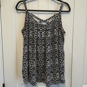 Torrid Georgette Crisscross Back Black & White Tank Top Blouse Size 2